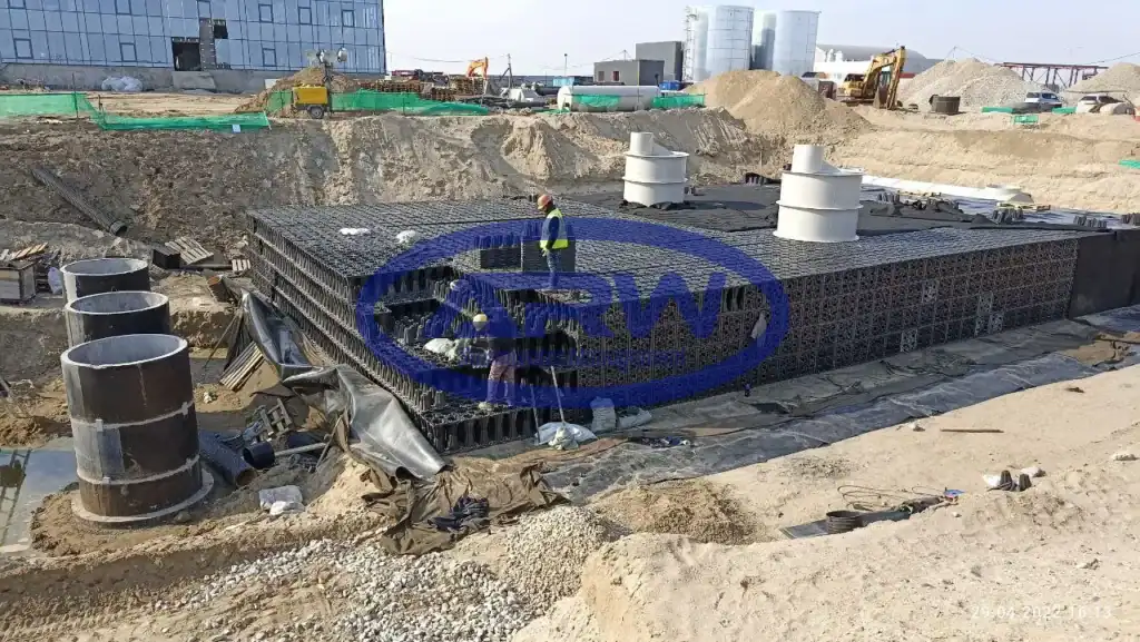 تركيب خزان مياه الأمطار الجيولوجي الخلوي لتطوير مدينة جديدة في سانت بطرسبرغ، روسيا