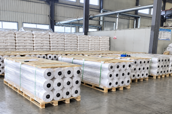 مراجعة تكوين بطانة أحواض EPDM وتعبئتها